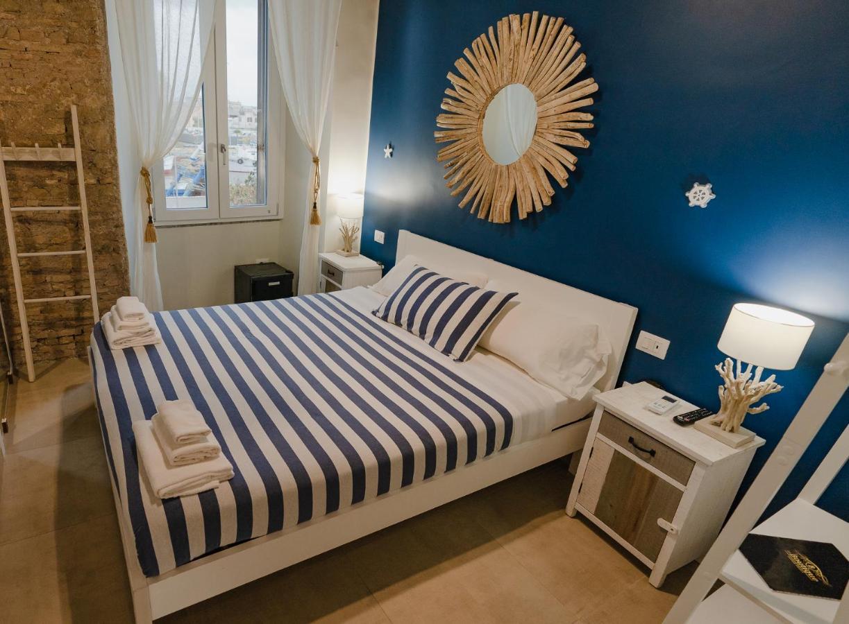 Le Boutique Luxury Rooms Diffused In Historic Center Φιουμιτσίνο Εξωτερικό φωτογραφία