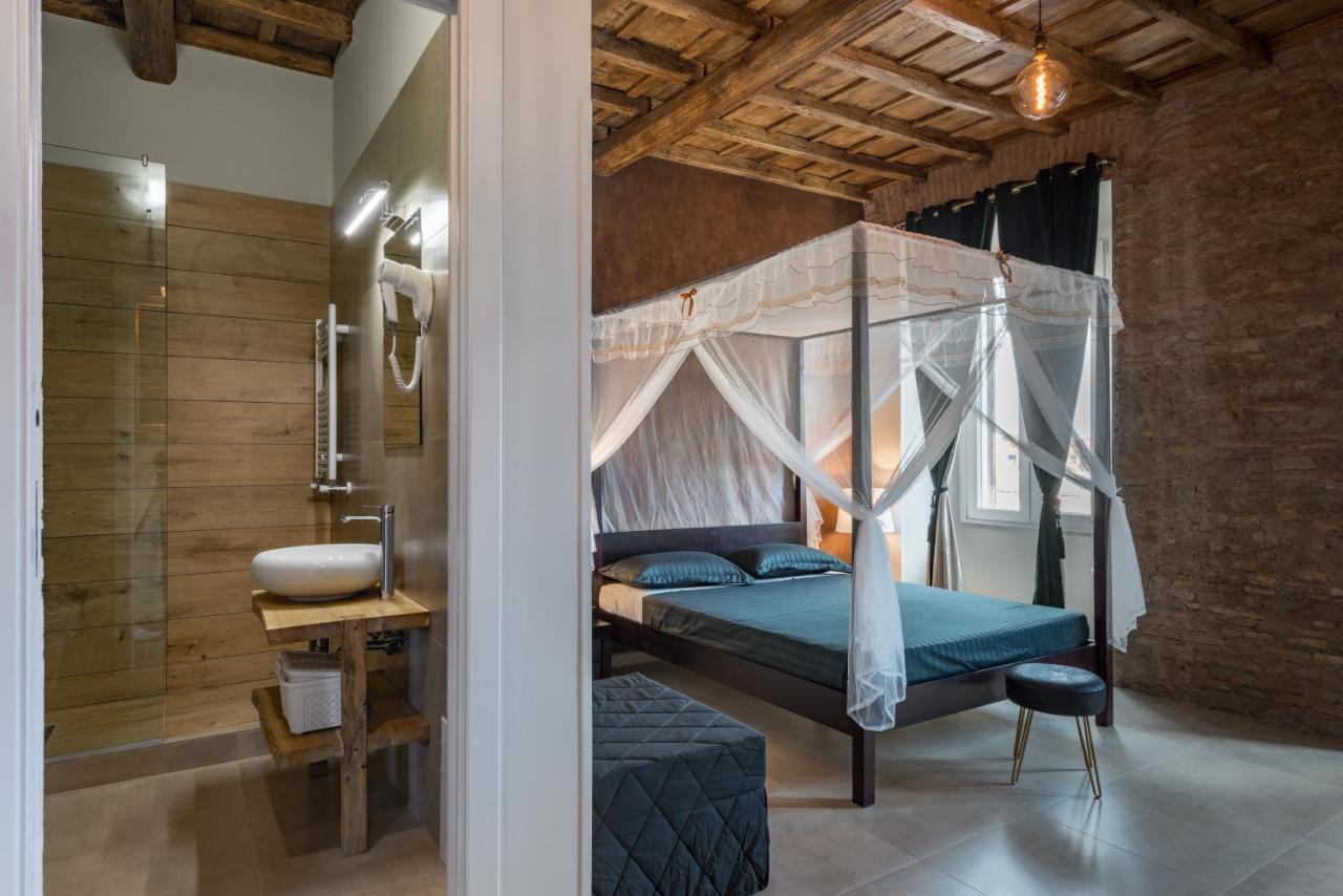 Le Boutique Luxury Rooms Diffused In Historic Center Φιουμιτσίνο Εξωτερικό φωτογραφία